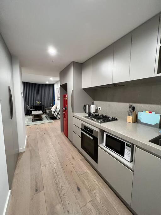 Comfy 2 Bed Apartment In The Heart Of 墨尔本 外观 照片