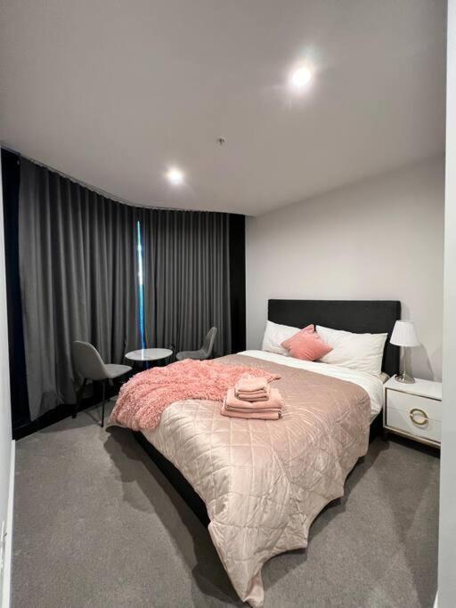 Comfy 2 Bed Apartment In The Heart Of 墨尔本 外观 照片