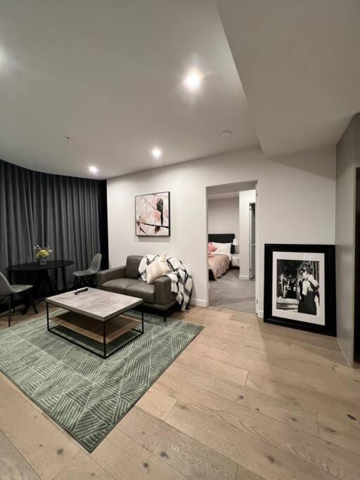 Comfy 2 Bed Apartment In The Heart Of 墨尔本 外观 照片
